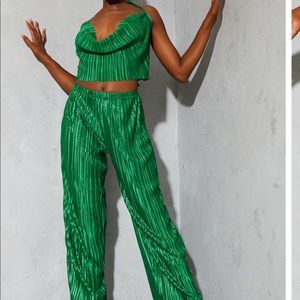 GREEN PLISSE FLOWY TWO PIECE, PRETTYLITTLETHING SIZE 4, WORN ONCE